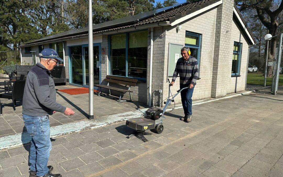 De onderhoudscommissie houdt ons tennispark het hele jaar in topvorm!